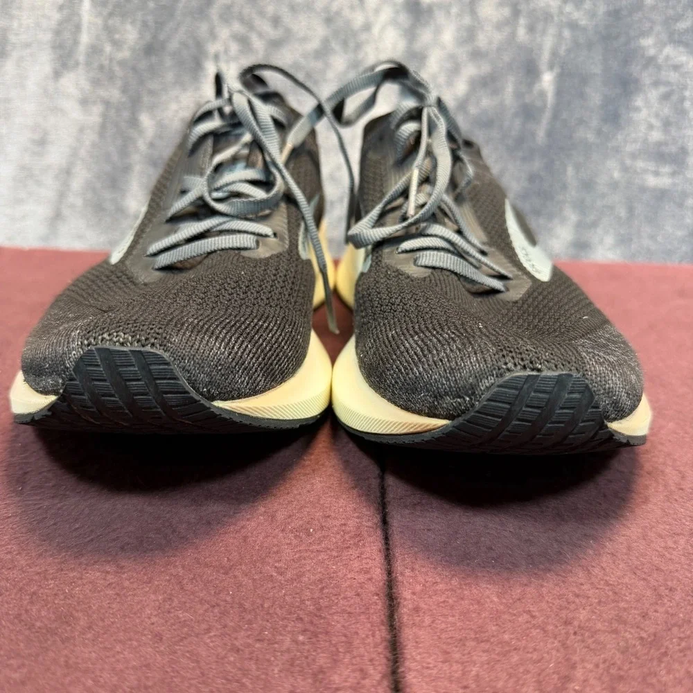Brooks Levitate 4.0 Running Shoes Womens Black Medium 9.5 Athletic Sneakers